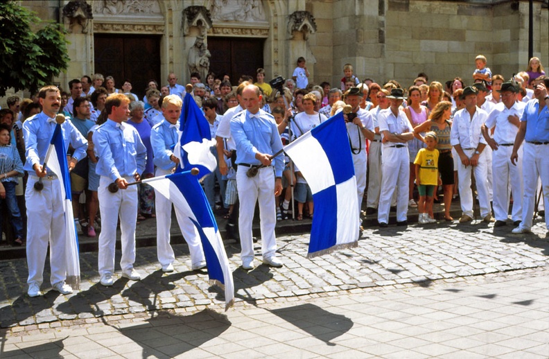 054031_Schützenfest-Fahnenschlag.jpg