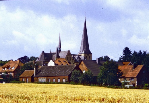 022 Kirche-von-Osten-her 8-1526202918