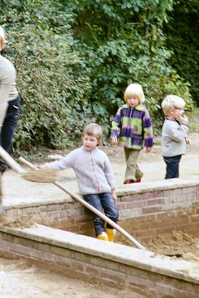 71_Sanierung_Kinderspielplatz_1973-spd-rox.jpg