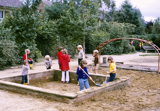 75 Sanierung Kinderspielplatz 1973-spd-rox